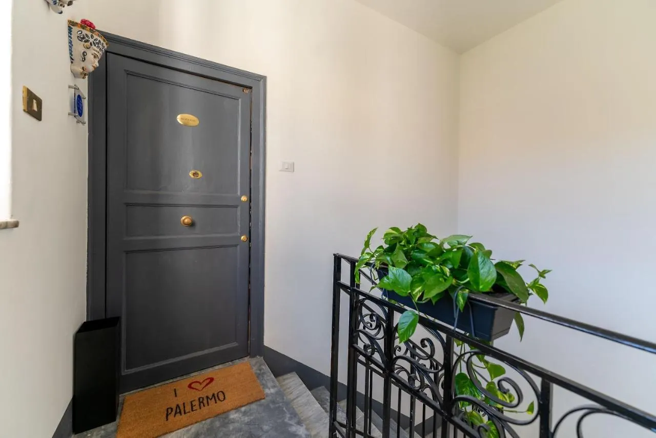 Regina Suite Palermo Alloggio in famiglia