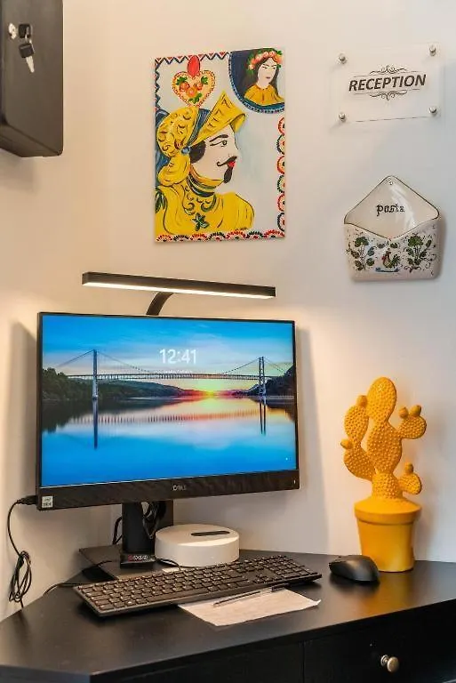 Regina Suite Палермо 0*,  Италия